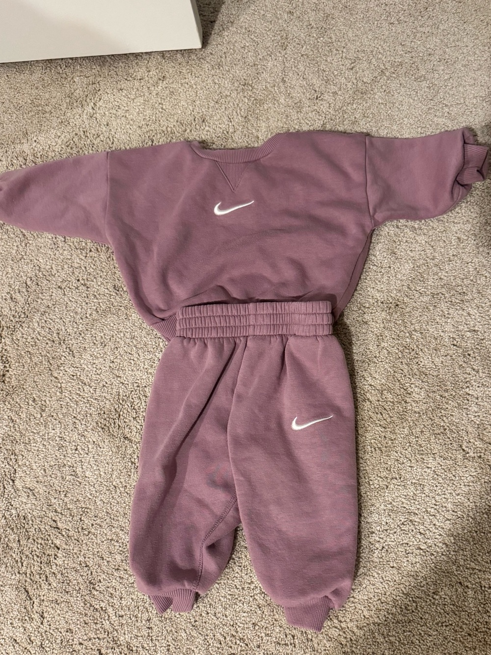 Nike Baby Mauve Fleece set